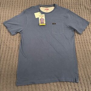 NWT men’s Wrangler pocket tee size small blue